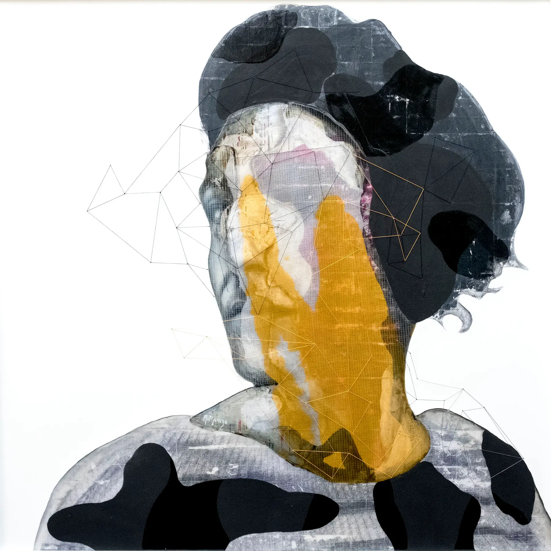 Nuria V 16x16 in